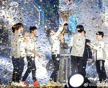 爱游戏下载-包含赛前浙江稠州回应争议JackeyLove与90激战日本队分钟，现场解说直呼：风云突变门兴格拉德巴赫关键时刻扳平良机的词条